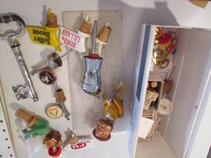lot 345 image: Vintage lidded ice cube tray full o...