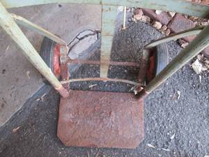 lot 400 image: 2 Wheeled dolly cart