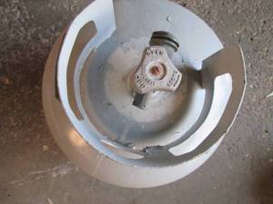 lot 361 image: 20lb propane cylinder containing ab...