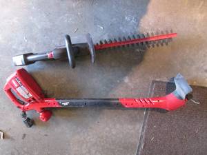 lot 369 image: Craftsman 16 9.6v battery operated...