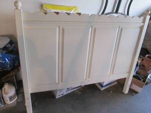 lot 372 image: White Wood fullQueen sized Headboa...