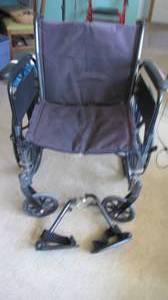 lot 17 image: Drive Cruiser III fold-up manual style wheelchair