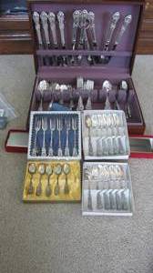 lot 25 image: Very nice array of Vintage flatware.