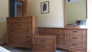 lot 62 image: 3 piece Bedroom set