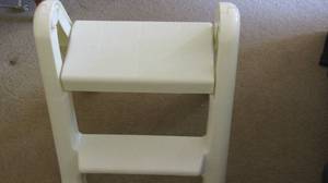 lot 79 image: white foldable 2-step step ladder