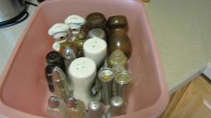 lot 100 image: Collectable Salt and Pepper Shakers