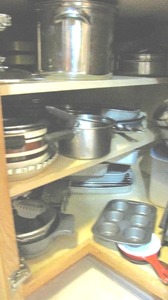 lot 118 image: entire contents of cupboard see pic...