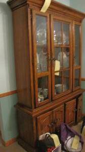 lot 1 image: China Hutch wlighting 76x52...