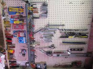 lot 220 image: Fantastic workshop pegboard finds t...