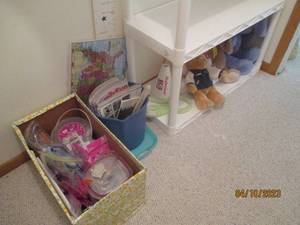 lot 256 image: Lidded box of beads and supplies fo...