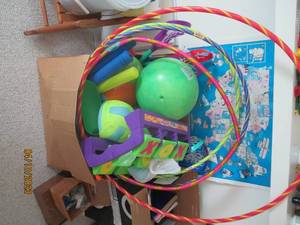 lot 257 image: Large overflowing box of outdoor to...