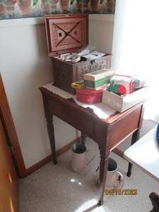 lot 272 image: Vintage Sewing machine cabinet, vin...
