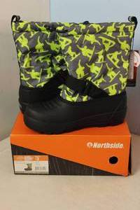 lot 219 image: NEW - Northside Frosty Winter Boots - Boys  Girls SIZE 3 679759175422