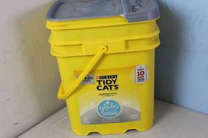 lot 400 image: Tidy Cats Pail Of Litter Lid Damage