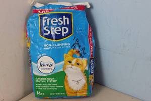lot 403 image: Fresh Step Litter