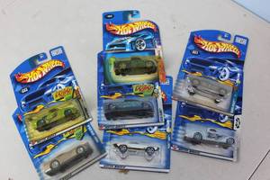 lot 413 image: 7 Hotwheels Die Cast Cars
