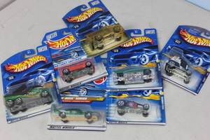 lot 414 image: 7 Hotwheels Die Cast Cars