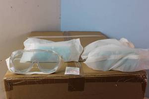 lot 443 image: 100 x Anti-Fog Safety Goggles Z87 Rated