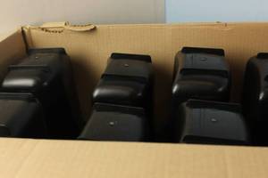 lot 562 image: 50 X ni Brand EZsorter Minibin 4 liters NIP-TS000004 each unit 20.3 cm  15.7 cm  22.9 cm