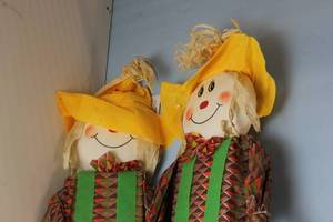 lot 197 image: NEW - 2 X Scarecrow Decorations