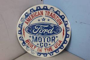 lot 700 image: NEW - Round Metal Sign Wall 11.75 Diameter Art Factory Sealed