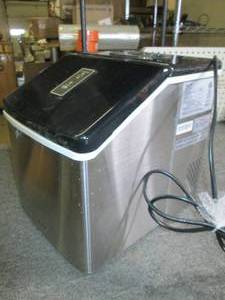 NewAir Countertop Clear Ice Maker o...