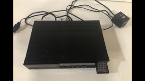 lot 7 image: Magnavox Model CDB650 Compact Disc Player Does Not Turn On