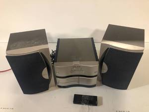 lot 14 image: Kenwood Compact Disc Stereo System