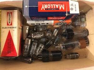 lot 64 image: Assorted of capacitor, fuse and Mics Units