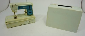 lot 103 image: Portable Singer Little Touch and Sew