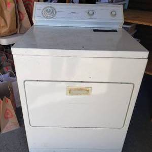 lot 2 image: Whirlpool Ultimate Care Electric Dryer. 8 Cycle 5 Temp- 220 Volts-Works