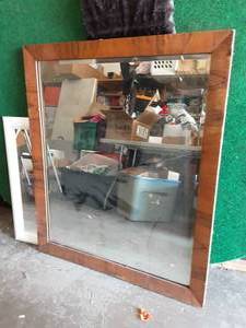 lot 14 image: Vintage Beveled Edge Mirror