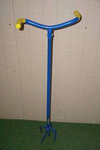 lot 6 image: Garden Claw