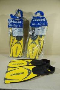 lot 82 image: 3 Sets Cressi Pluma Snorkel Fins