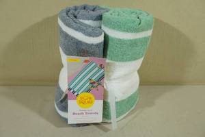 lot 94 image: 2-Pack Sun Squad Travel Size Beach Towels