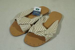 lot 97 image: Universal Thread Womens Sandals -Size 9, Beige Striped
