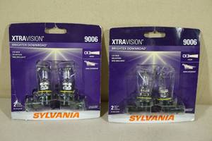 lot 108 image: 2 Sets Sylvania Xtravision Halogen Lamps -9006