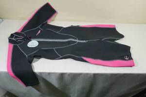 lot 133 image: Cressi Lido Ladys 2mm Wet Suit XL5