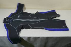 lot 135 image: Cressi Lido Ladys 2mm Wet Suit -Medium3