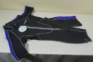 lot 137 image: Cressi Lido Ladys 2mm Wet Suit -Small2