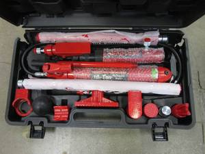 lot 348 image: Red Loong 10 - Ton Hydraulic Ram Body Frame Repair Kit (USED, CASE IS CRACKED)