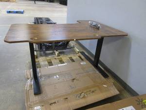 lot 365 image: Electrical Height Adjustable Standing Desk  (ASSEMBLED, NICE CONDITION)