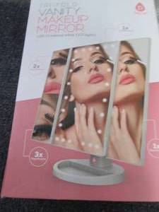 Pursonic Tri-Fold Vanity LED Makeup...