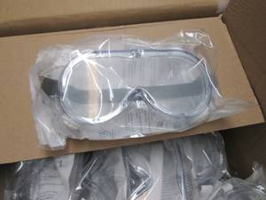 Case of 100 Safety Goggles by R-Rui...