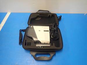 HP&nbspCRVSB-03AP Projector  Native Resolution is 1024 x 768  3000 Lumens  Includes power and display cables with carrying case