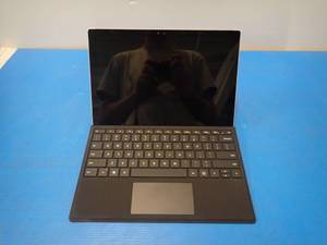 Microsoft&nbspSurface Pro 4 1724 &nbspINTEL(R) CORE(TM) I5-6300U CPU  2.40GHZ  8GB LPDDR3 RAM  256GB SSD  NO OS  No charger &nbsp screen has some yellowing on the edges of screen, couldnt be photod