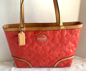 lot 9 image: Coach Peyton Orange Patent Leather Embossed Shopper Handbag with Coordinating Wallet