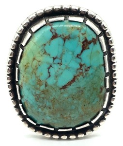 lot 27 image: Stylish Sterling Silver Ring with Turquoise Stone