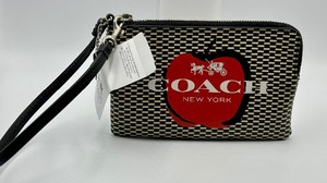 lot 46 image: New Coach Wristlet