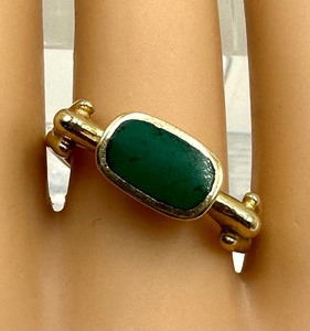 lot 87 image: Lovely Green Turquoise and 14k Ring